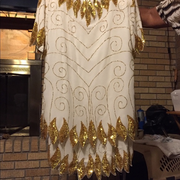 This is a brand new Top and skirt size 16 - Picture 4 of 5